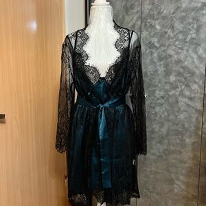 Elegant Black ,Green Lace Robe Set